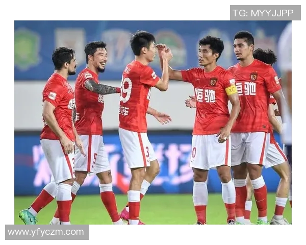 广州足球队的灵活战术揭秘与球队发展历程分析